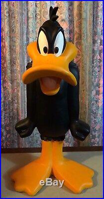 Warner Bros 23 Daffy Duck Statue 1997 Studio Store RARE Looney Tunes