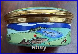 Warner Bros Bugs Bunny Daffy Duck Golf Rare 1993 Enamel Pill Box Looney Tunes WB Warner Bros Bugs Bunny Daffy Duck Golf Rare 1993 Enamel Pill Box Looney Tunes WB