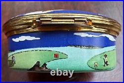 Warner Bros Bugs Bunny Daffy Duck Golf Rare 1993 Enamel Pill Box Looney Tunes WB Warner Bros Bugs Bunny Daffy Duck Golf Rare 1993 Enamel Pill Box Looney Tunes WB
