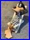 Warner_Bros_Hollywood_Daffy_Sunbathing_Daffy_Duck_Austin_Sculptures_1999_Rare_01_xfea