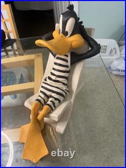 Warner Bros Hollywood Daffy Sunbathing Daffy Duck Austin Sculptures 1999 Rare