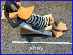 Warner Bros Hollywood Daffy Sunbathing Daffy Duck Austin Sculptures 1999 Rare