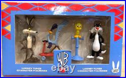 Warner Bros LOONEY TUNES Tweety Sylvester Figure Mascot Diecast Metal Rare NM Warner Bros LOONEY TUNES Tweety Sylvester Figure Mascot Diecast Metal Rare NM