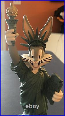 Warner Bros Store BUGS BUNNY-official souvenir-Statue of Liberty-New York-RARE