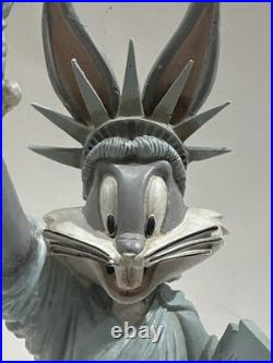 Warner Bros Store Bugs Bunny Statue official souvenir Statue of Liberty -rare