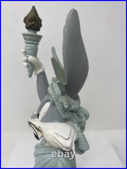 Warner Bros Store Bugs Bunny Statue official souvenir Statue of Liberty -rare