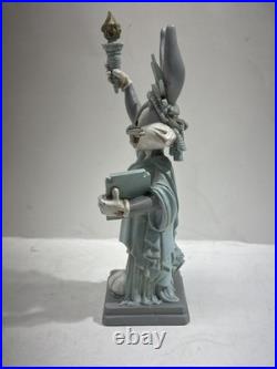Warner Bros Store Bugs Bunny Statue official souvenir Statue of Liberty -rare