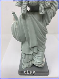Warner Bros Store Bugs Bunny Statue official souvenir Statue of Liberty -rare