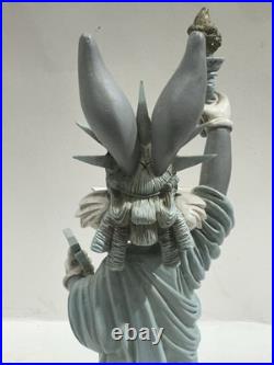 Warner Bros Store Bugs Bunny Statue official souvenir Statue of Liberty -rare