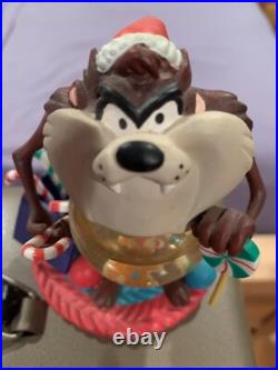 Warner Bros Taz Tasmanian Devil Christmas Snowglobe Candy Canes Gingerbread Rare Warner Bros Taz Tasmanian Devil Christmas Snowglobe Candy Canes Gingerbread Rare