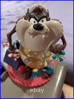 Warner Bros Taz Tasmanian Devil Christmas Snowglobe Candy Canes Gingerbread Rare Warner Bros Taz Tasmanian Devil Christmas Snowglobe Candy Canes Gingerbread Rare