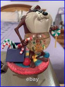 Warner Bros Taz Tasmanian Devil Christmas Snowglobe Candy Canes Gingerbread Rare Warner Bros Taz Tasmanian Devil Christmas Snowglobe Candy Canes Gingerbread Rare