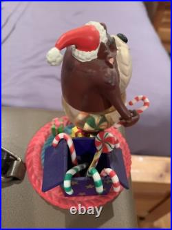 Warner Bros Taz Tasmanian Devil Christmas Snowglobe Candy Canes Gingerbread Rare Warner Bros Taz Tasmanian Devil Christmas Snowglobe Candy Canes Gingerbread Rare