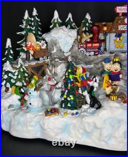 Warner Brothers Looney Tunes Musical Animated Winter Wonderland Limited RARE Warner Brothers Looney Tunes Musical Animated Winter Wonderland Limited RARE