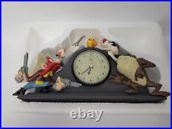 Warner Brothers RARE Looney Tunes Figure Mantle Clock 1998 Tested withOriginal Box