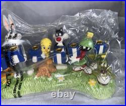 Warner Brothers Store Looney Tunes Menorah with box Hanukkah 1998 RARE -NOB
