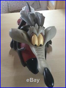 Wile E Coyote And Road Runner Statues. Extremely Rare
