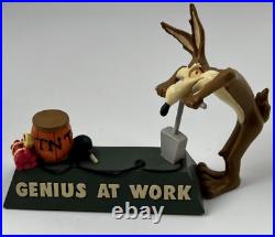 Wile E. Coyote Figurine Statue Genius At Work 1995 Warner Bros Studio! RARE