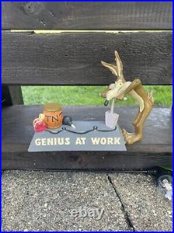 Wile E. Coyote Figurine Statue TNT Genius At Work 1995 Warner Bros Studio RARE